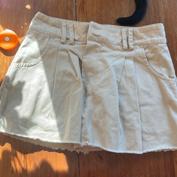 Size small mini skirt! Tan - Picture 1 of 5